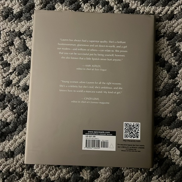 HOLIDAY SALE Lauren Conrad Beauty Book - Picture 2 of 4